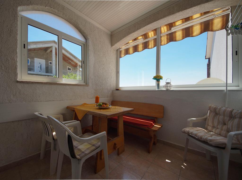 Apartments Lina Novi Vinodolski Bilik gambar