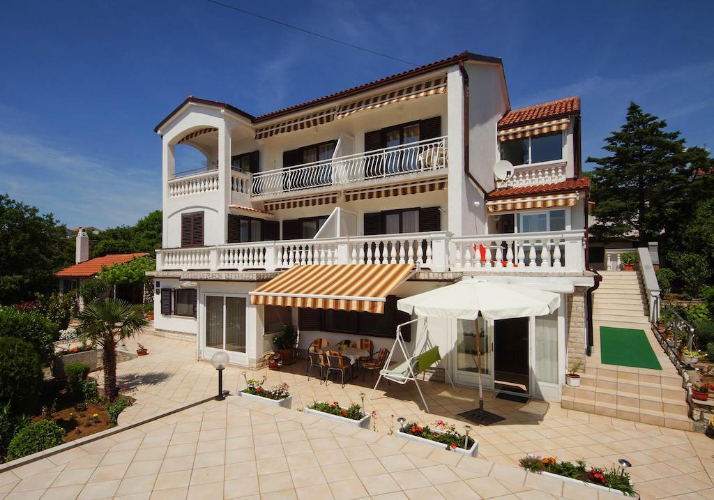 Apartments Lina Novi Vinodolski Luaran gambar