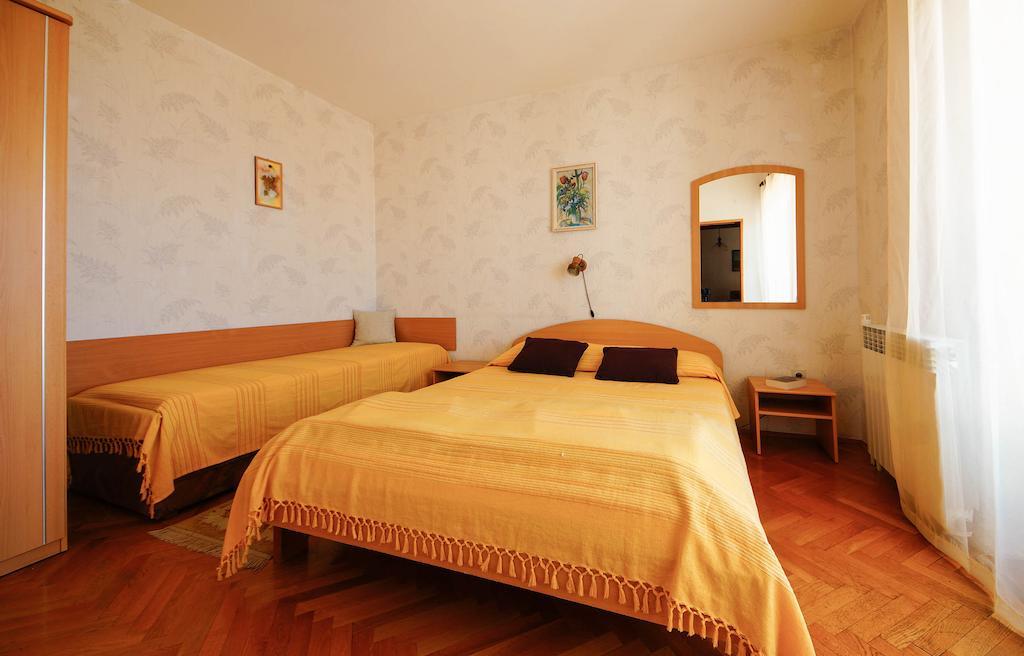Apartments Lina Novi Vinodolski Bilik gambar