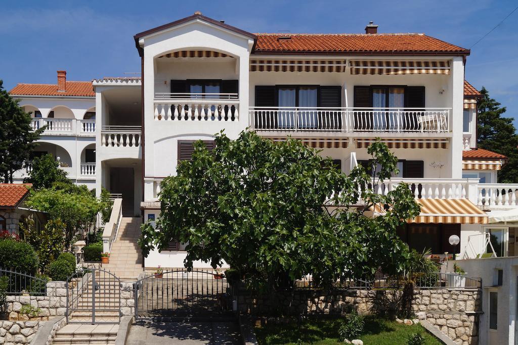 Apartments Lina Novi Vinodolski Luaran gambar
